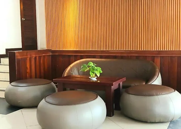Nirmala & Convention Centre 2* デンパサール
