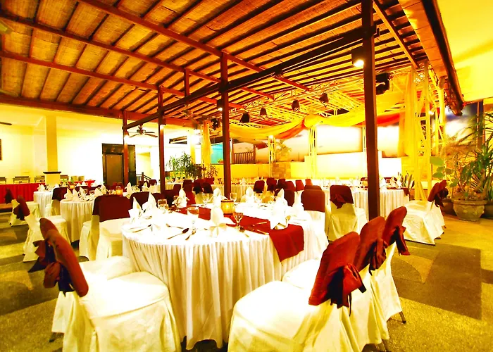 Nirmala & Convention Centre Otel 2*