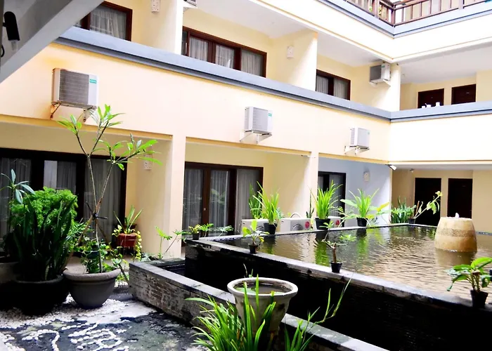 Nirmala & Convention Centre Otel