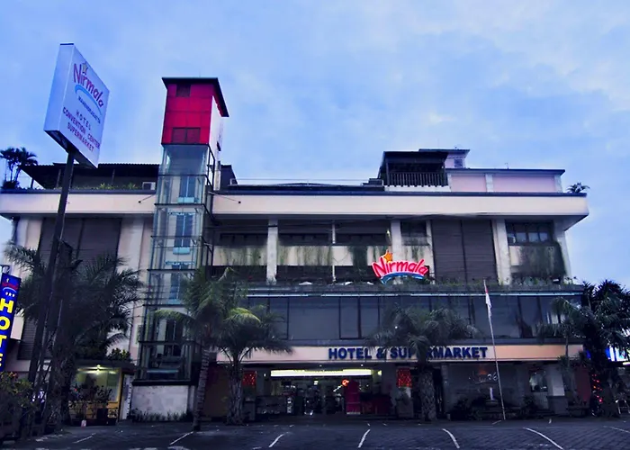 Nirmala & Convention Centre 2* デンパサール